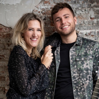 suzan en freek met gitaar portret foto